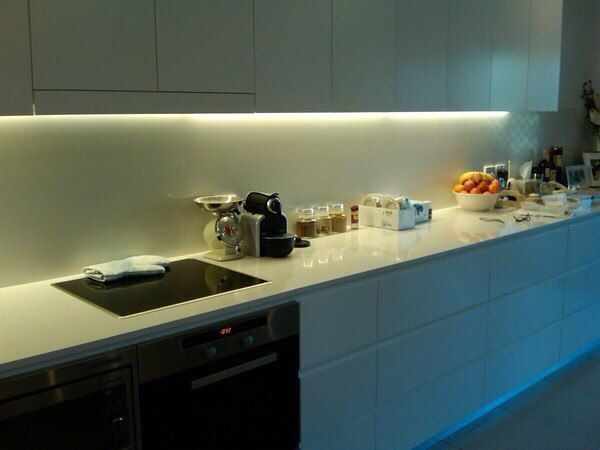 Подсветка для кухни Подсветка для кухни какую и как сделать своими руками