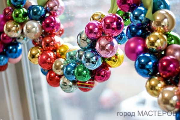 Праздничное украшение из новогодних шаров 🔴 Праздничное украшение крафтинг из новогодних шаров