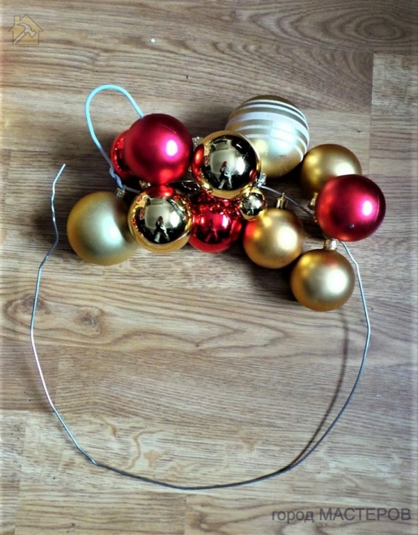 Праздничное украшение из новогодних шаров 🔴 Праздничное украшение крафтинг из новогодних шаров