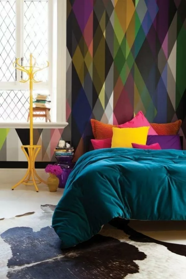 Абстрактное и красочное гармонирующее с декором спальни Геометрические обои как пространство в новом измерении